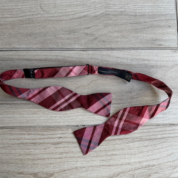 Banana Republic Other - Banana Republic Red Plaid Bow Tie